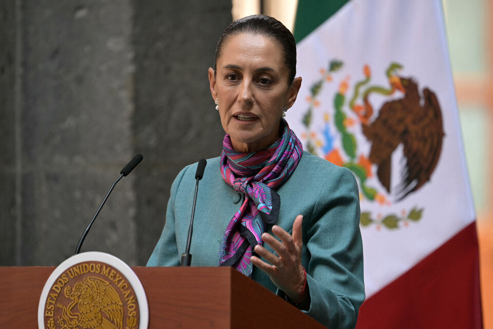 Sheinbaum le habla a empresarios en Ciudad de México. (Fuente: AFP)