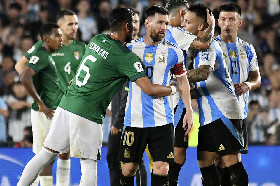 Argentina sigue al frente de la tabla de posiciones de las Eliminatorias sudamericanas para el Mundial 2026 (Fuente: Fotobaires)