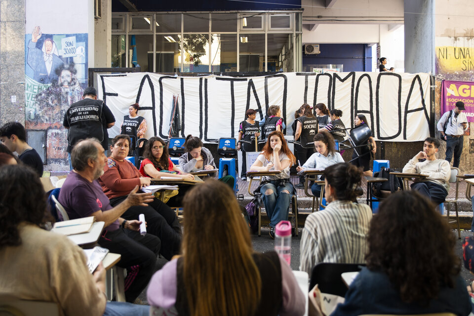 Clases públicas en la Facultad de Sociales (UBA) (Fuente: Gala Abramovich)