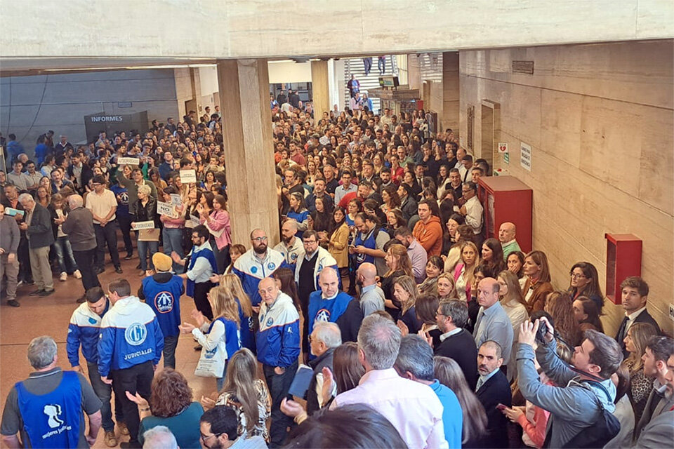 La Asamblea reclamó que el gobernador Pullaro cumpla con la ley.  (Fuente: Gentileza)