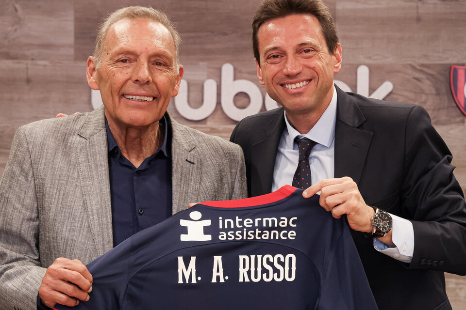 Miguel Russo posa junto la presidente de San Lorenzo, Marcelo Moretti (Fuente: Prensa)