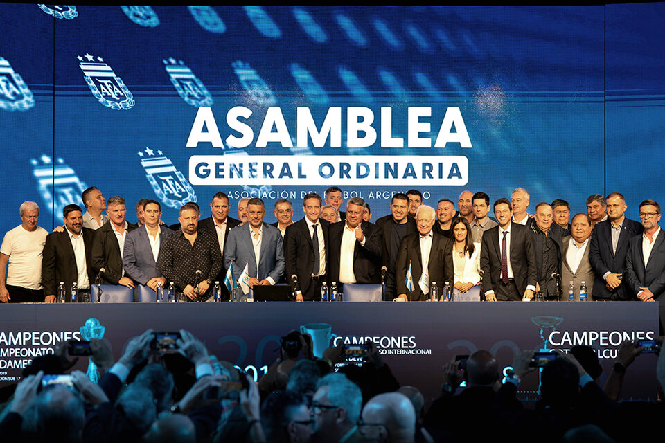 Tapia, reelecto al frente de la Asociación del Fútbol Argentino. Imagen: AFA.