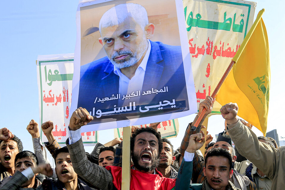 Simpatizantes de Sinwar se manifiestan en Saná, capital de Yemen. (Fuente: AFP)