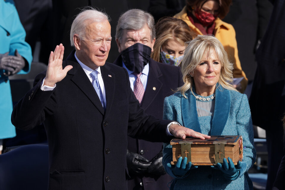 Joe Biden juró como presidente de los Estados Unidos: "La democracia ha prevalecido"