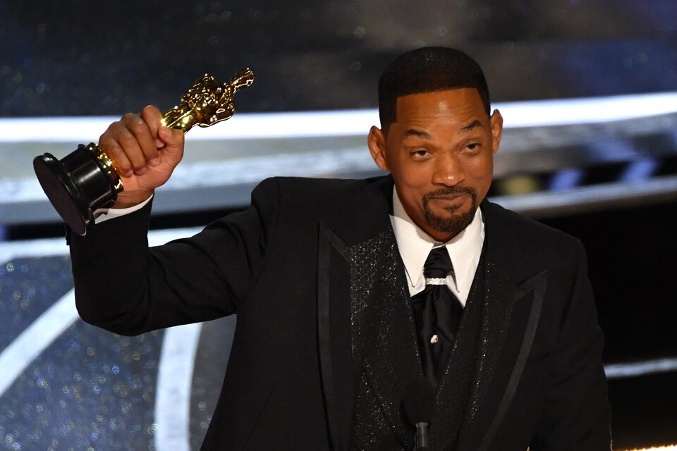 Will Smith le pidió perdón a Chris Rock tras la cachetada en los Oscar: "Mi comportamiento fue inaceptable"