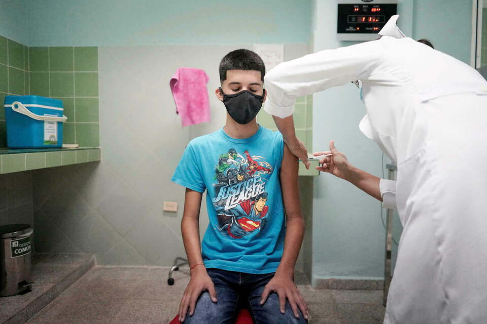 Vacuna anti covid para adolescentes: cómo deben inscribirse los menores de 12 a 17 años