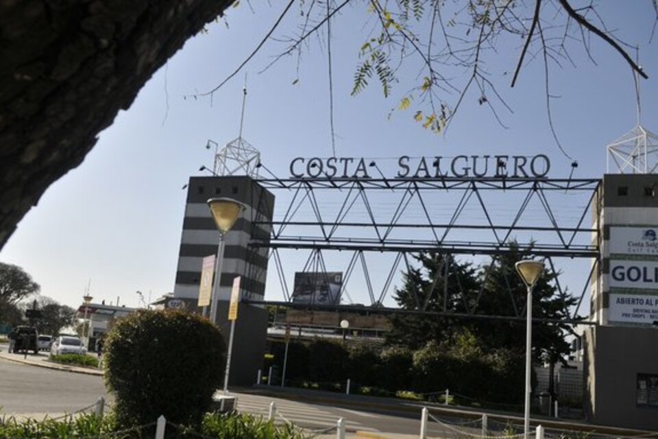 Costa Salguero: masivo rechazo al proyecto que privatiza la Costanera para construir edificios de lujo frente al Río de la Plata