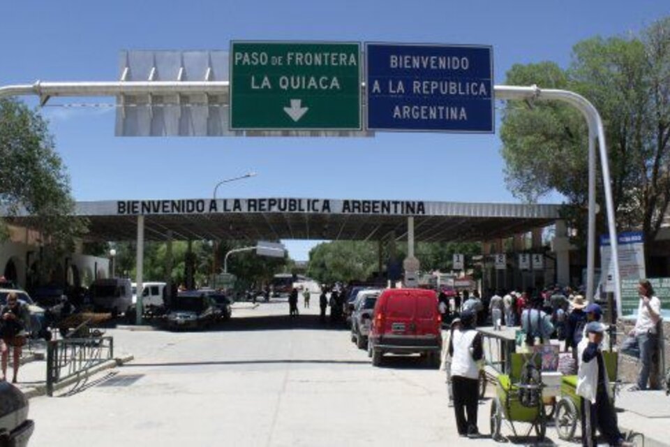 El Gobierno Nacional habilitó el tránsito fronterizo terrestre a Bolivia