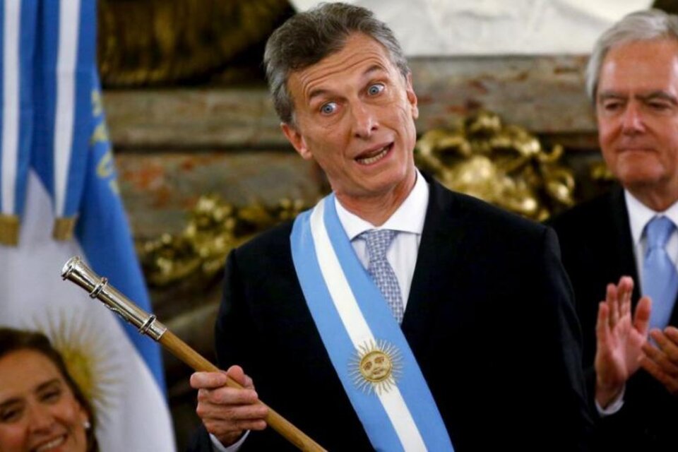 Mauricio Macri quiere regular el traspaso presidencial por DNU