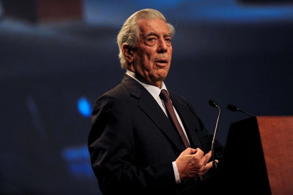 Atilio Boron: "Mario Vargas Llosa es el gran divulgador de las ideas del neoliberalismo"
