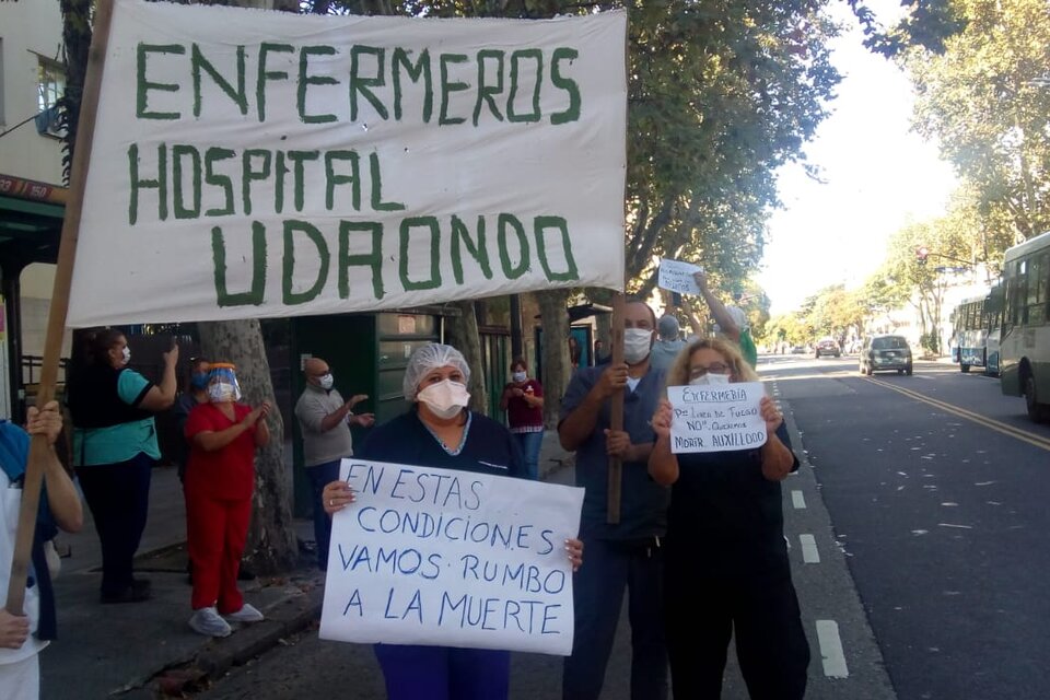 Trabajadores del hospital Carlos Udaondo recibieron amenazas de los directivos por reclamar insumos
