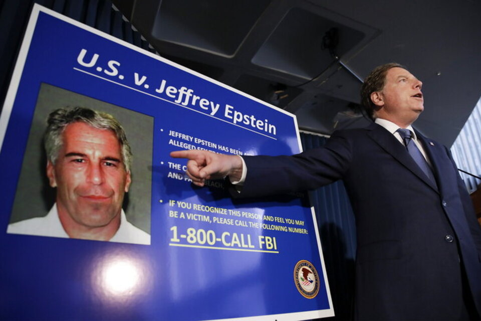 El fiscal Geoffrey Berman, al anunciar el arresto de Epstein, hace un mes.  (Fuente: EFE)