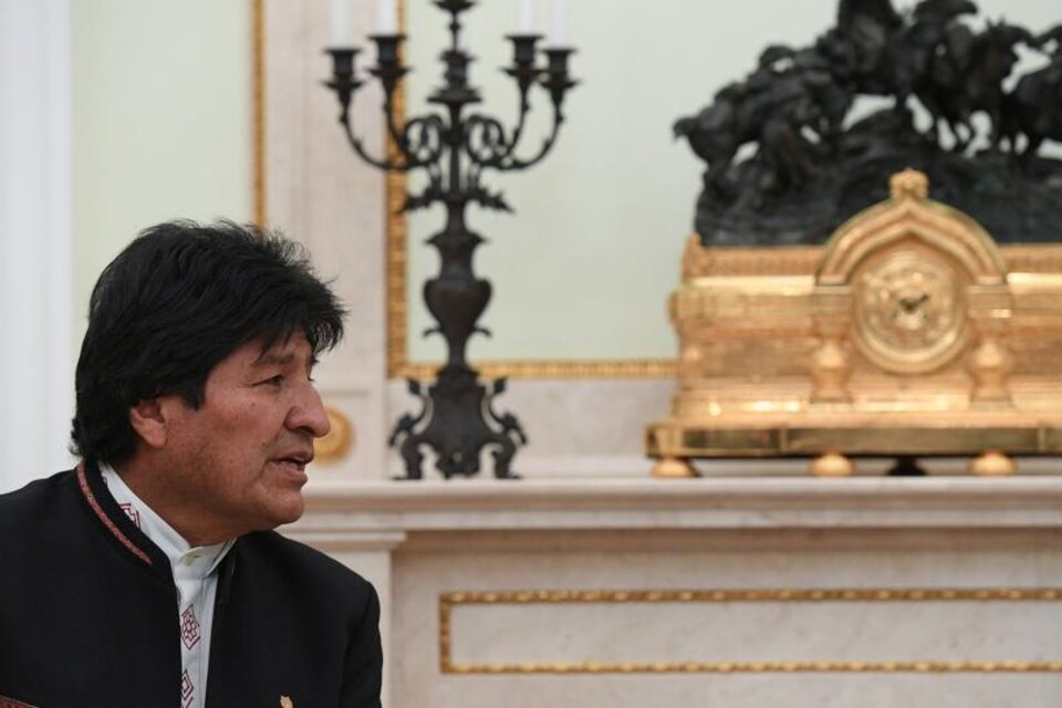 Morales contó que evaluó con funcionarios y empresarios como cómo "blindarse" ante los problemas económicos de la Argentina.