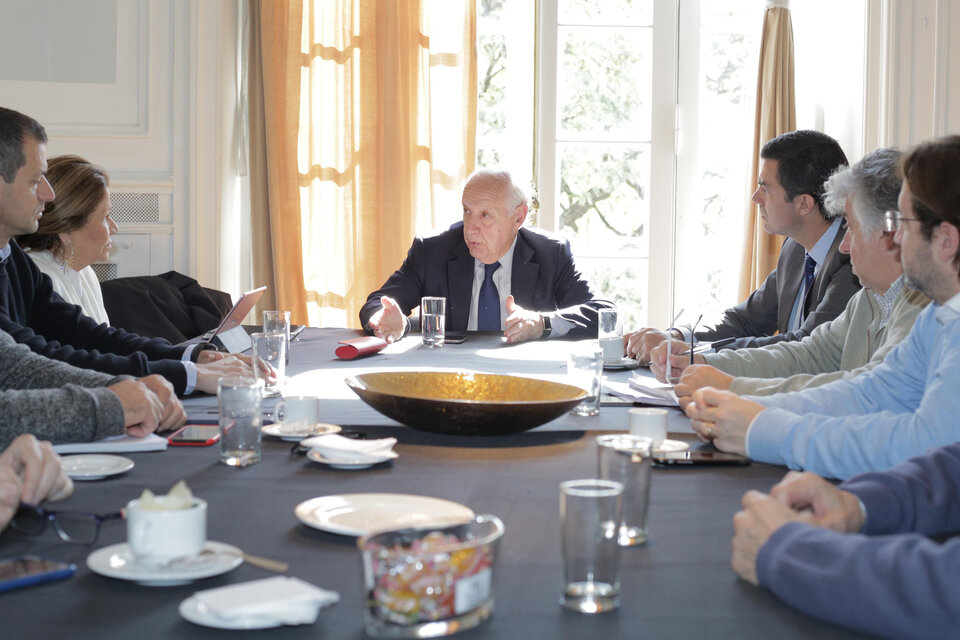 Roberto Lavagna encabezó la reunión de la conducción de Consenso Federal.