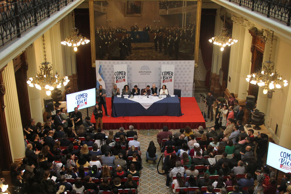 El primer debate de la campaña se realizó en el Salón de los Pasos Perdidos.  (Fuente: Bernardino Avila)