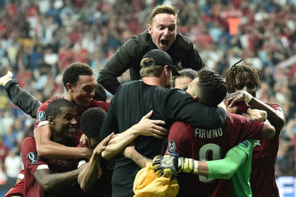 El festejo de los jugadores del Liverpool. (Fuente: AFP)
