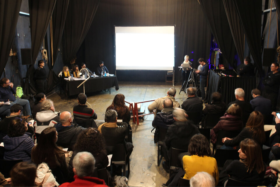 La audiencia se llevó a cabo en la sala teatral Espacio Aguirre. (Fuente: Bernardino Avila)