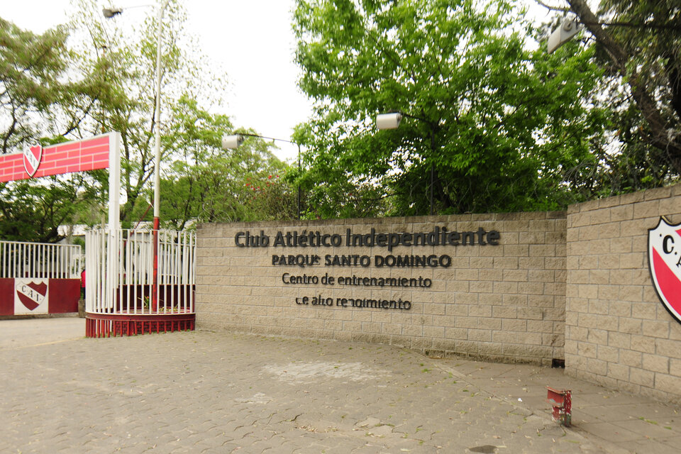 El tristemente célebre predio de Independiente en Villa Dominico. (Fuente: Alejandro Leiva)