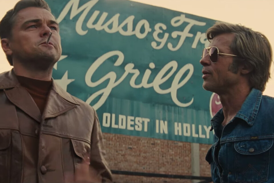 Leo DiCaprio y Brad Pitt en un Hollywood que está a punto de cambiar para siempre.
