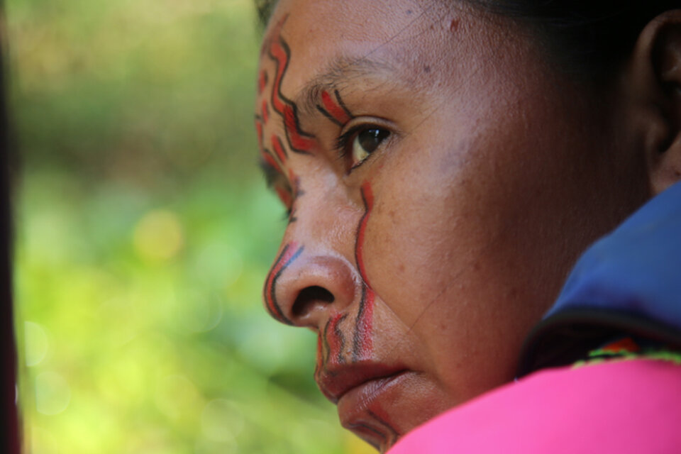 Una mujer indígena de la comunidad Emberá Chamí,  en el departamento colombiano de Chocó.