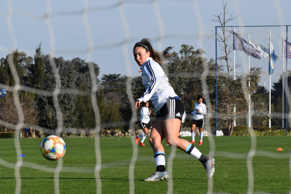 Agustina Barroso, una fija en la defensa de la Selección. (Fuente: Foto Prensa AFA)