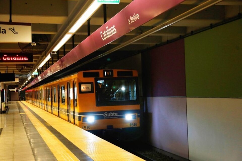 La estación Catalinas, en Alem y Córdoba, combina con el Metrobús del Bajo.