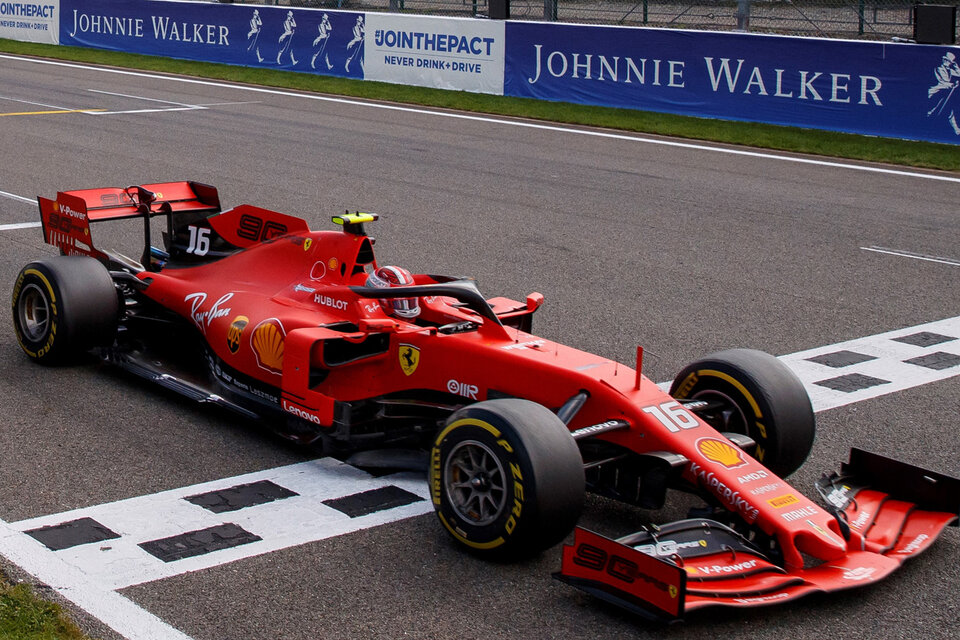 La Ferrari del ganador Leclerc. (Fuente: AFP)