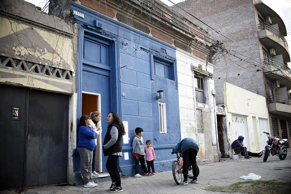 Vecinos residen en algunos casos desde hace 60 años en Pasco y Necochea. (Fuente: Andres Macera)