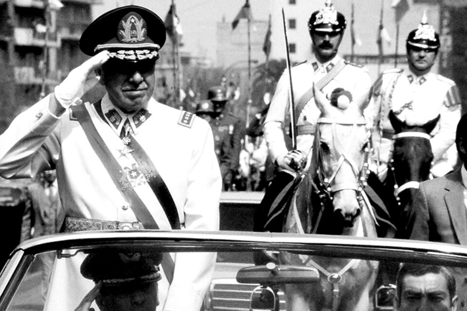 Jair Bolsonaro salió al cruce de Michelle Bachelet y reivindicó la dictadura de Augusto Pinochet en Chile. (Fuente: AFP)