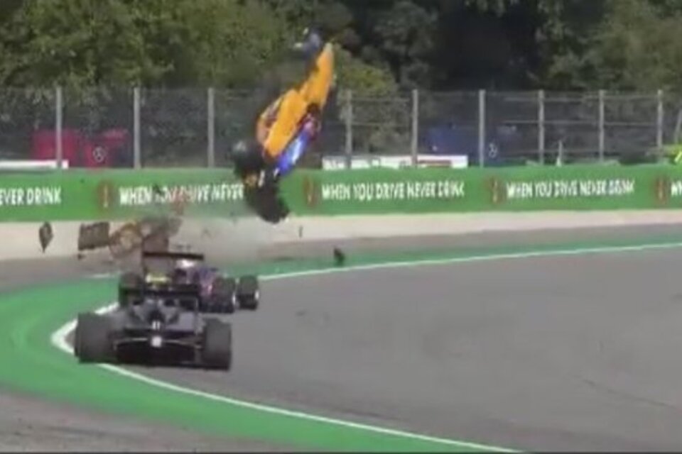 El momento del brutal accidente de Peroni en Monza.  (Fuente: Captura de pantalla)