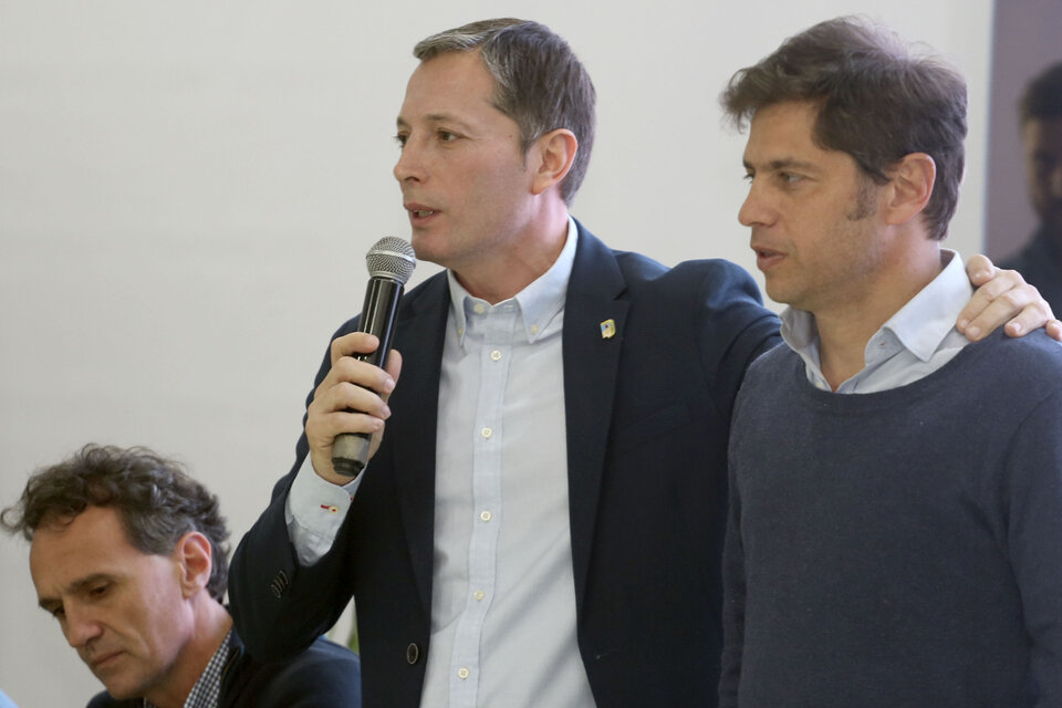 Fernando Gray, presidente del PJ bonaerense, y Axel Kicillof, candidato a gobernador por el Frente de Todos. (Fuente: NA)