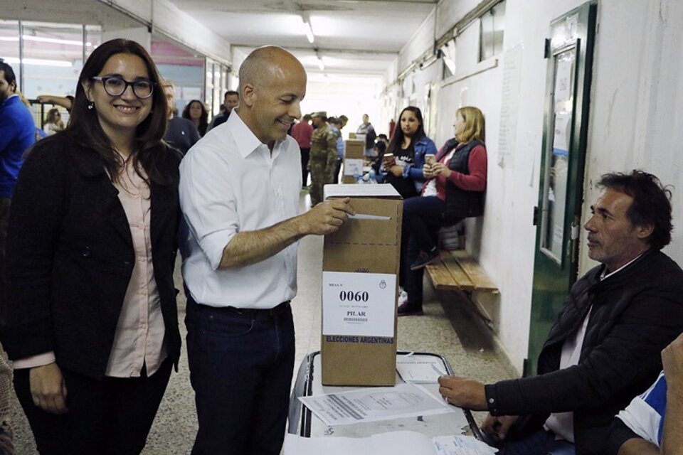 Ducoté al momento de votar: ahora llama al corte de boleta para conservar el cargo. (Fuente: Noticias Argentinas)
