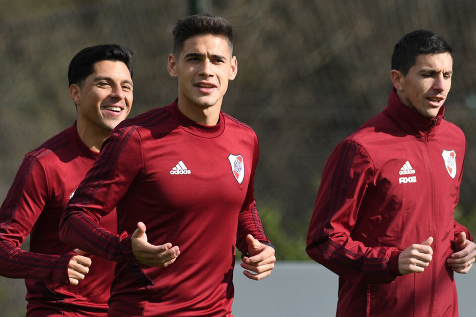 Martínez Quarta, Ignacio Fernández y Enzo Pérez durante la práctica. (Fuente: Prensa River)