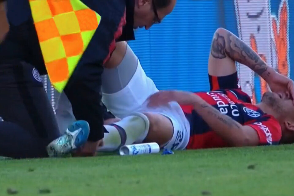 Sufrimiento para Salazar durante el San Lorenzo-Boca. No sería para menos. (Fuente: Captura de TV)