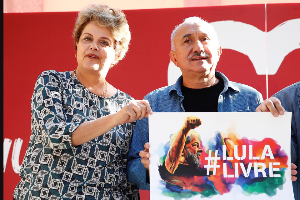 Dilma Rousseff junto a Pepe Alvarez, secretario general de la central obrera española UGT. 