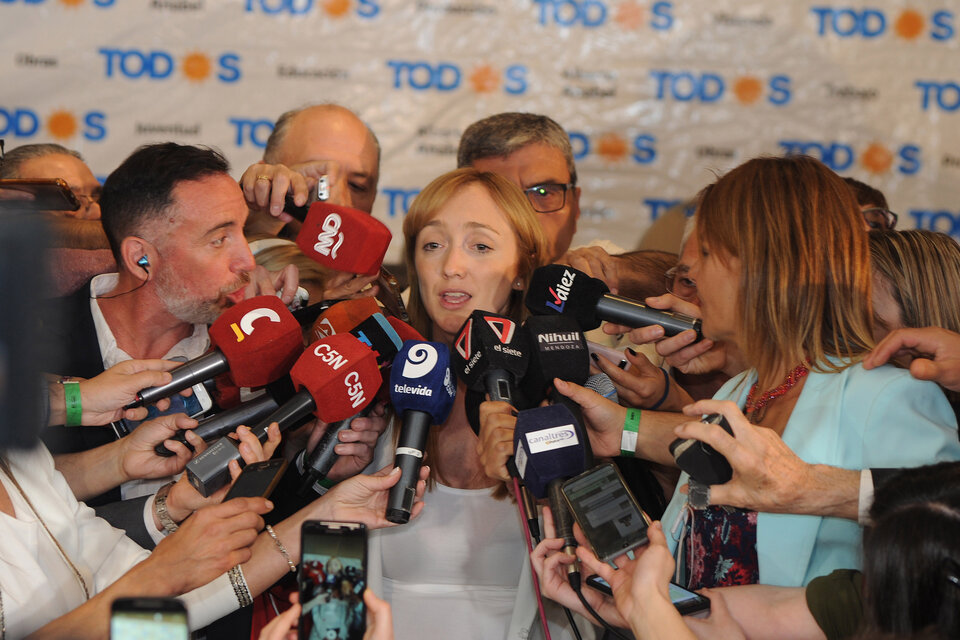 La senadora Anabel Fernández Sagasti reconoció temprano la derrota. (Fuente: NA)