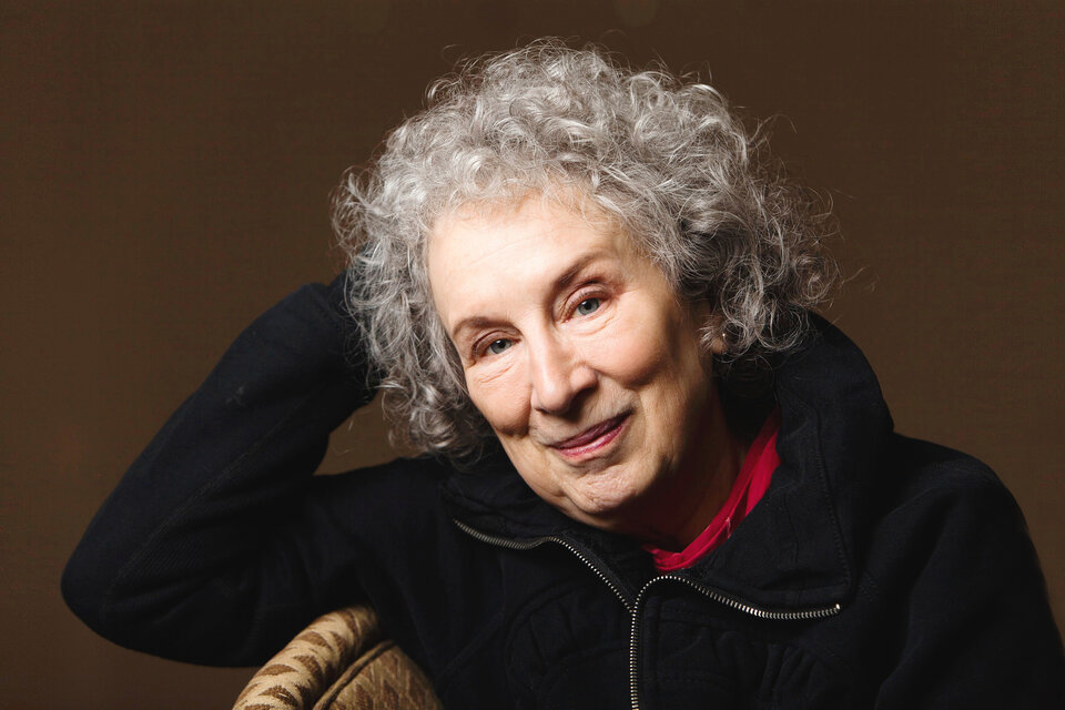 Margaret Atwood es una de las candidatas a llevarse el Nobel.