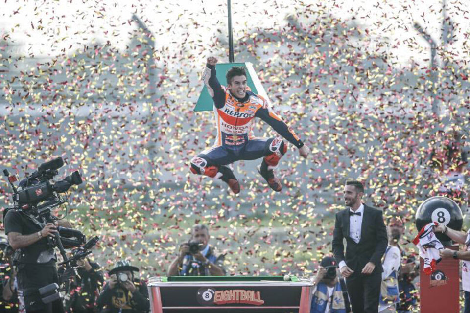 Festejo de Márquez en Tailandia.  (Fuente: Prensa MotoGP)