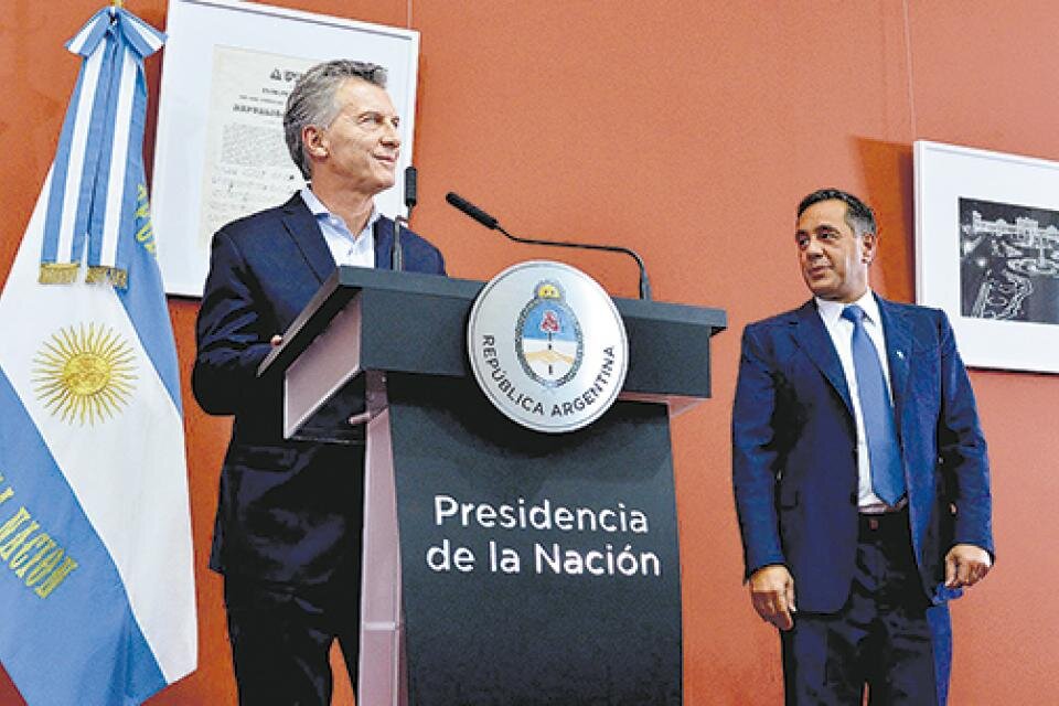 El presidente Mauricio Macri y el ministro de Educación, Alejandro Finocchiaro.