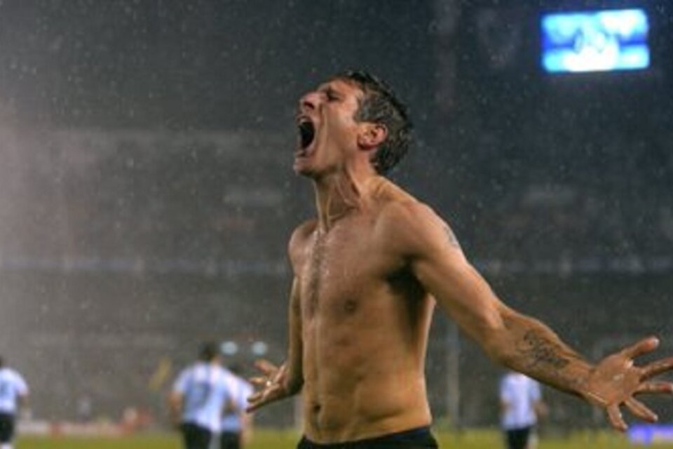 Palermo festeja el gol ante Perú sobre la hora, una década atrás. (Fuente: Twitter)