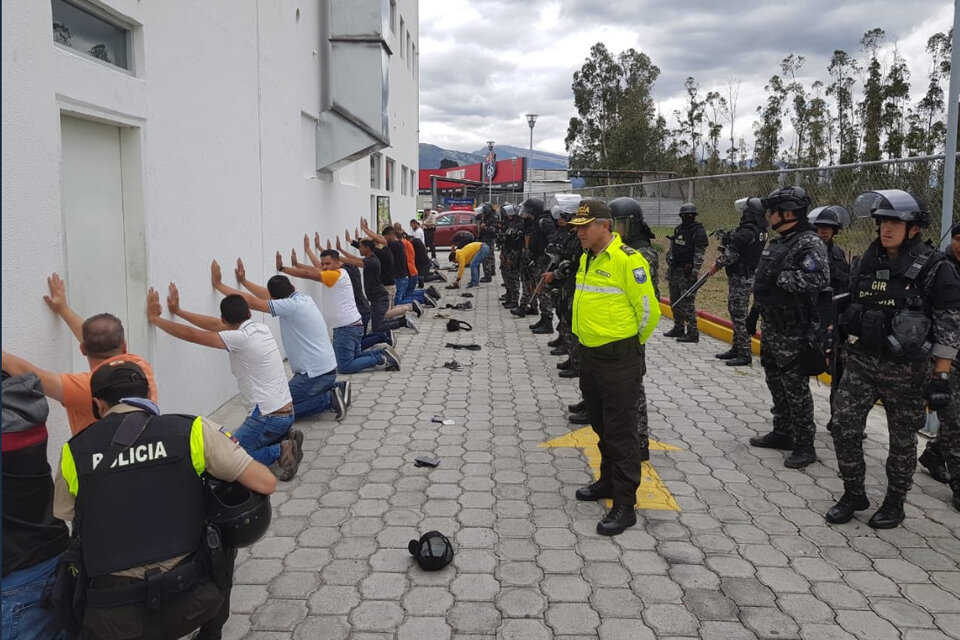 Romo informó sobre las detenciones en el aeropuerto de Quito.