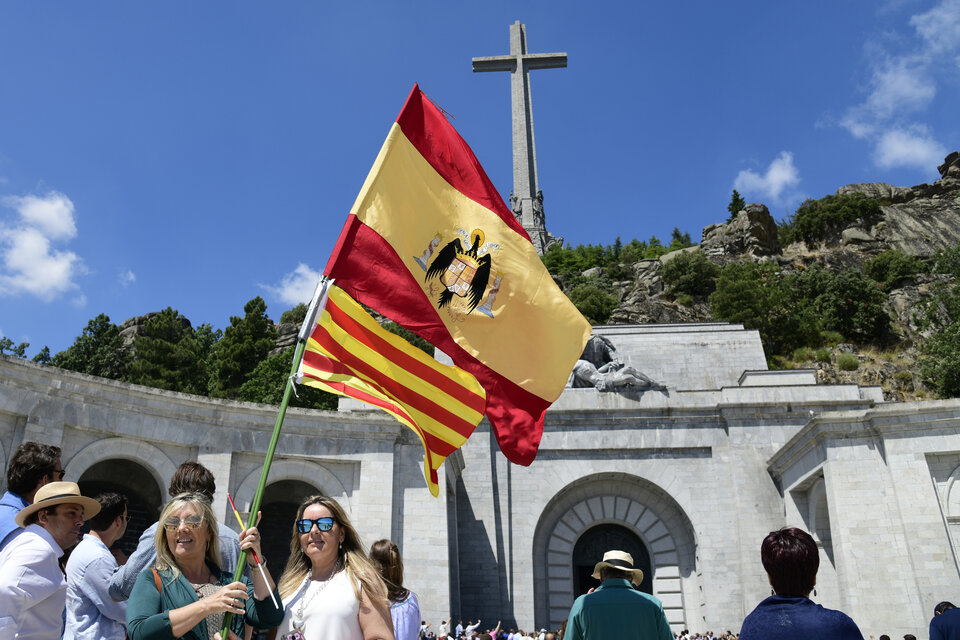 Una protesta de franquistas contra el traslado de los restos. (Fuente: AFP)