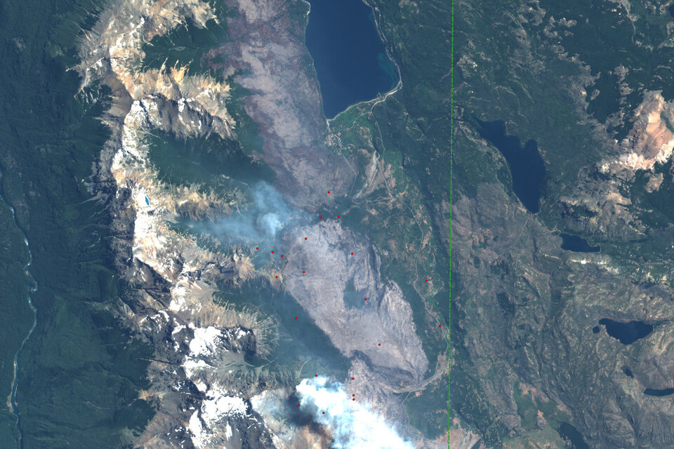 Imagen satelital de un incendio forestal en Chubut distribuida por CONAE. 