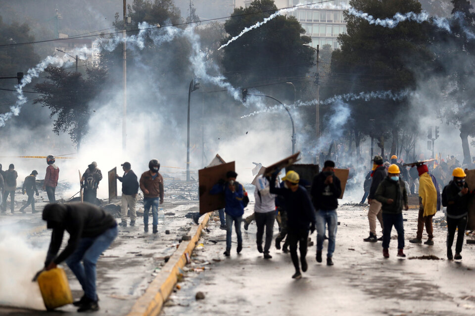 Según el último informe de la Defensoría del Pueblo ya se cuentan siete muertos, 1152 detenidos y 1340 heridos.