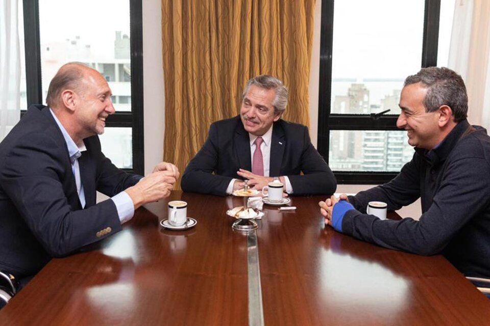 Perotti, Fernández y Javkin.