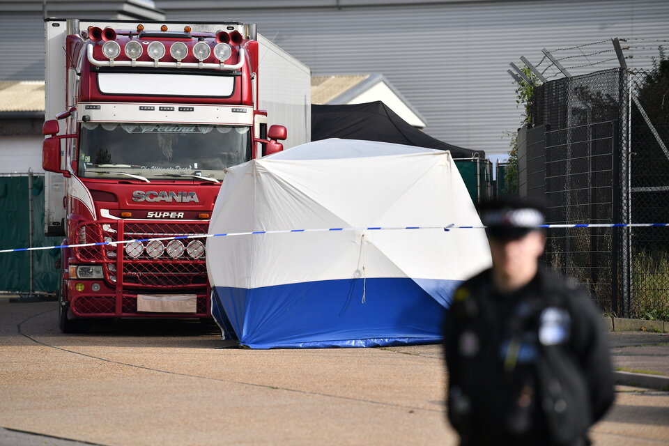 Los 39 cuerpos estaban en el interior de la caja hermética de un camión. (Fuente: AFP)
