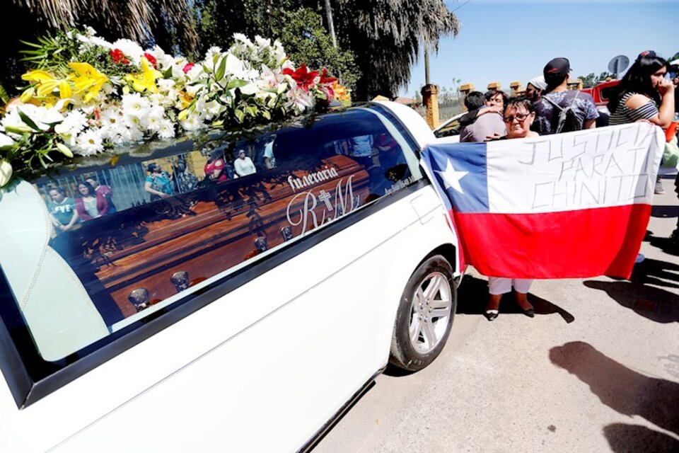 Funeral de José Uribe, asesinado por el disparo de un soldado en Curicó.  (Fuente: EFE)