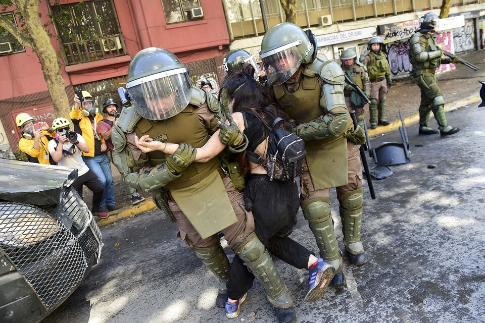 Las demandas incluyen el cese de la represión y la vuelta a los cuarteles de los militares. (Fuente: AFP)