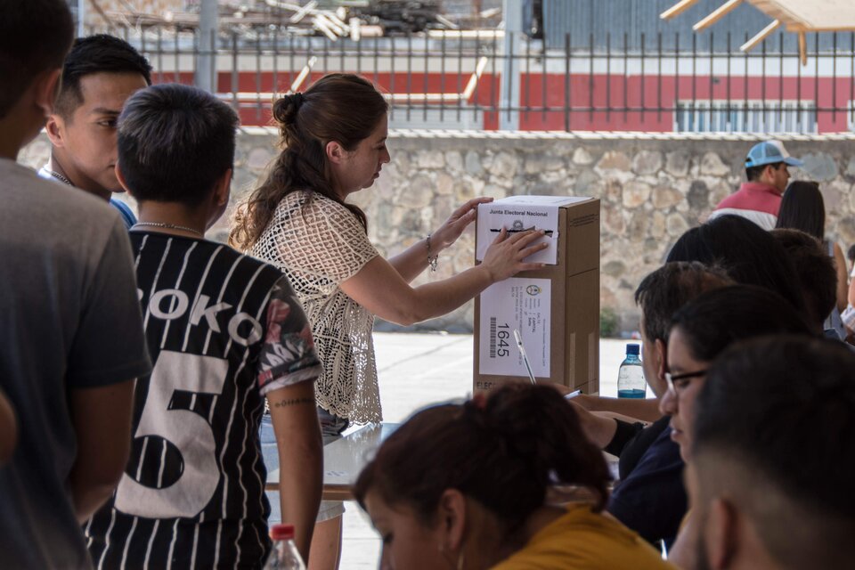 A pesar del calor votó más gente que en las PASO 