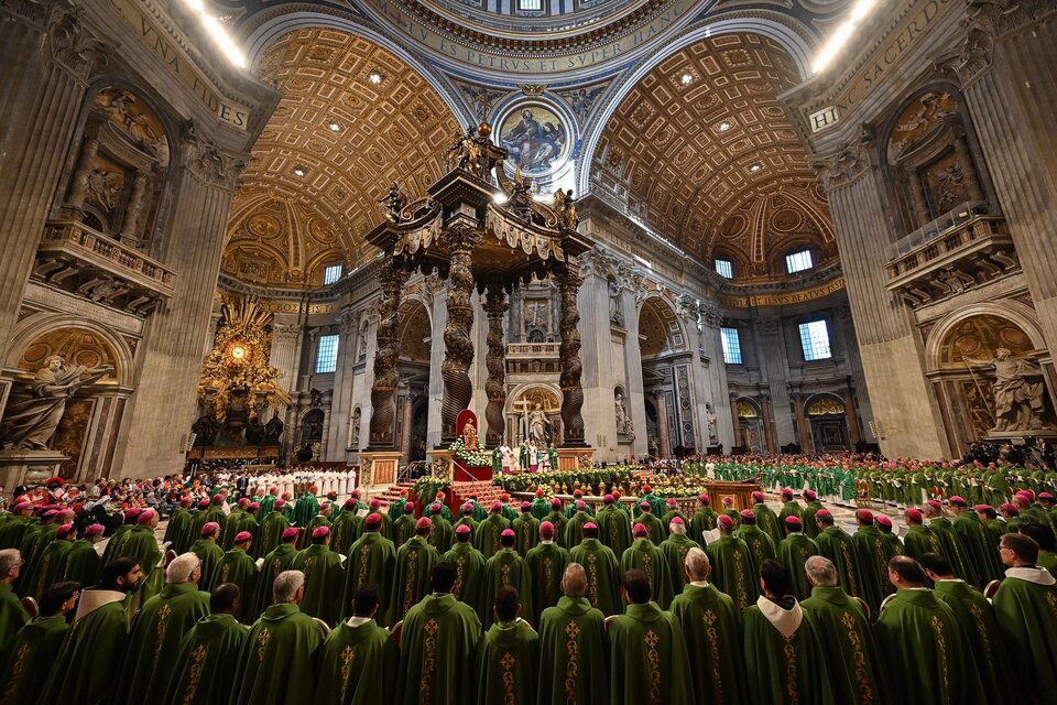 El Sínodo de Obispos culminó con una misa en la Basílica de San Pedro. (Fuente: AFP)